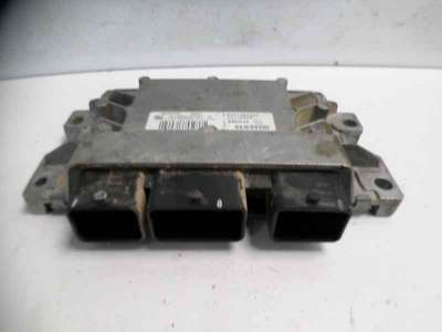 Recambio de centralita motor uce para dacia sandero 2008-2013 básico referencia OEM IAM 8201082042 S120205101A 