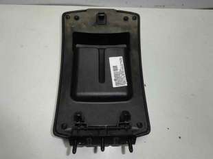 Recambio de apoyabrazos central para ssangyong korando 2003-2006 2.9 turbodiesel cat referencia OEM IAM    2