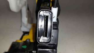 Recambio de cerradura puerta delantera derecha para kia cee´d 2006-2012 drive referencia OEM IAM 81320A2110  