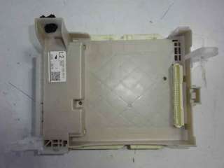 Recambio de caja reles / fusibles para toyota yaris 2011-2014 active hybrid referencia OEM IAM 8273052L70C 3C060070 
