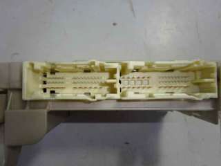 Recambio de caja reles / fusibles para toyota yaris 2011-2014 active hybrid referencia OEM IAM 8273052L70C 3C060070 