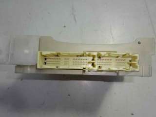 Recambio de caja reles / fusibles para toyota yaris 2011-2014 active hybrid referencia OEM IAM 8273052L70C 3C060070 