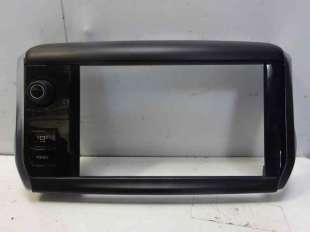 Recambio de moldura para peugeot 208 2012-2019 allure referencia OEM IAM 9673861377  