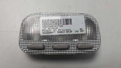 Recambio de luz interior para peugeot 407 2004-2011 st confort referencia OEM IAM 9636696877  