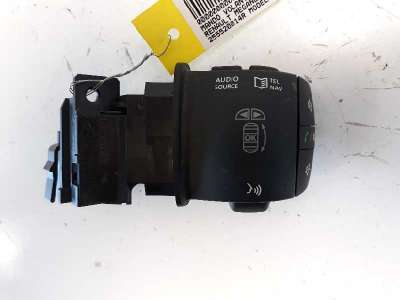 Recambio de mando volante para renault megane iii berlina 5 p 2008-2016 emotion referencia OEM IAM 255520014R  