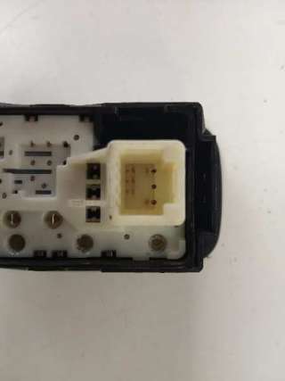 Recambio de mando elevalunas trasero derecho para toyota auris 2006-2012 hybrid active referencia OEM IAM 192801  