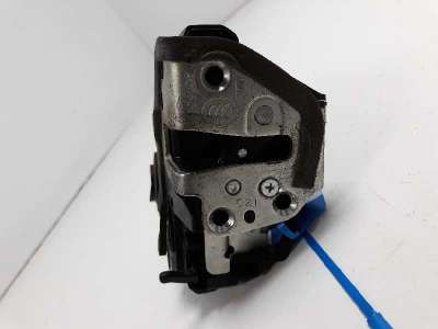 Recambio de cerradura puerta trasera derecha para toyota auris 2006-2012 hybrid active referencia OEM IAM   