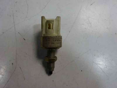 Recambio de interruptor para mg serie 200 (rf) 1996-1999 referencia OEM IAM XKB10003  