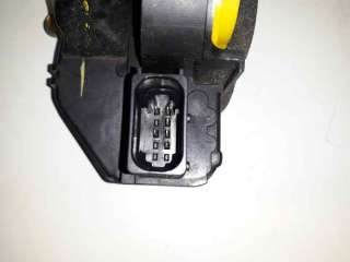 Recambio de cerradura puerta delantera derecha para opel insignia berlina 2008-2017 sport referencia OEM IAM 13579523  