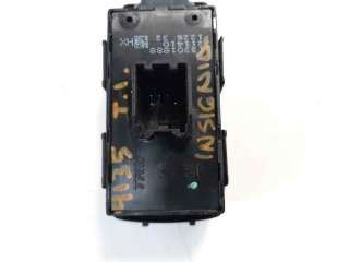 Recambio de mando elevalunas trasero izquierdo para opel insignia berlina 2008-2017 sport referencia OEM IAM 13301888  