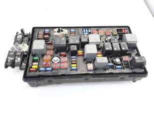 Recambio de caja reles / fusibles para opel insignia berlina 2008-2017 sport referencia OEM IAM 13345496  