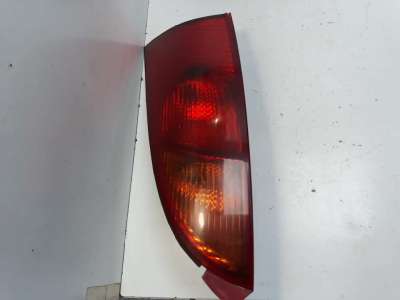 Recambio de piloto trasero izquierdo para ford focus berlina (cak) 1998-2004 ambiente referencia OEM IAM 1065780  