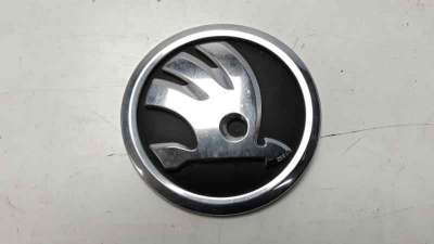 Recambio de molduras traseras para skoda octavia lim. (5e3) 2013-2018 rs referencia OEM IAM 5JA853621  
