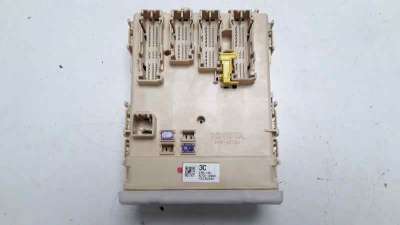 Recambio de caja reles / fusibles para toyota auris 2012-2019 active referencia OEM IAM 63583367 8273012X80A 8922102331