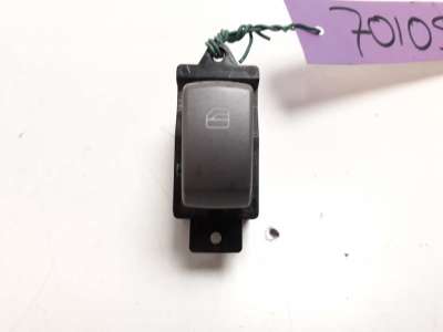 Recambio de mando elevalunas trasero derecho para ssangyong rodius 2005- 2.0 td cat referencia OEM IAM 621W05450  