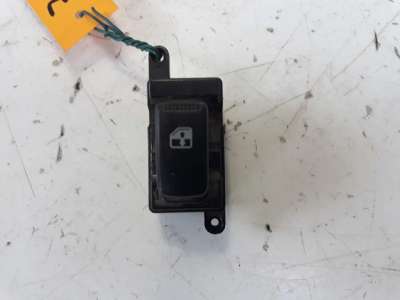 Recambio de mando elevalunas trasero derecho para kia carnival ii 2001-2006 2.5 v6 cat referencia OEM IAM   