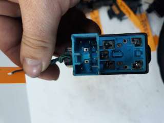 Recambio de mando elevalunas trasero derecho para kia rio 2000-2005 1.3 cat referencia OEM IAM 935762D000  