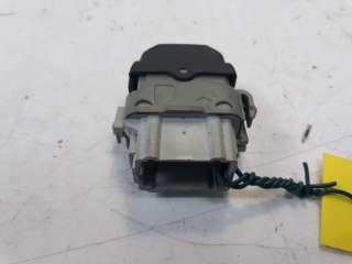 Recambio de mando elevalunas delantero derecho para renault megane ii berlina 3p 2002-2009 referencia OEM IAM 315013A  