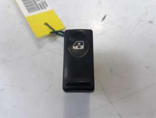 Recambio de mando elevalunas delantero izquierdo para renault 19 hatchback (b/c53) 1988- referencia OEM IAM   