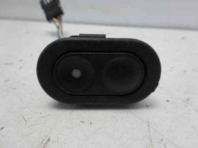Recambio de mando elevalunas trasero derecho para opel corsa b 1993-1997 referencia OEM IAM   