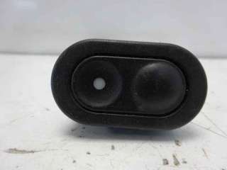 Recambio de mando elevalunas trasero derecho para opel corsa b 1993-1997 referencia OEM IAM   