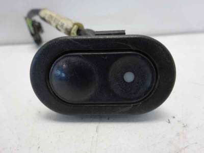 Recambio de mando elevalunas trasero derecho para opel corsa b 1993-1997 referencia OEM IAM   