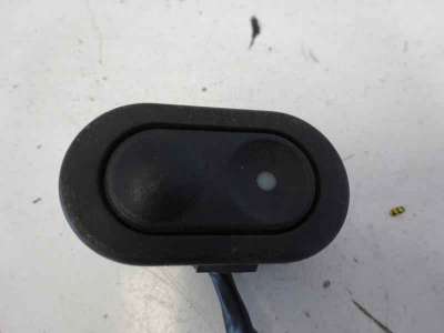 Recambio de mando elevalunas delantero derecho para opel corsa b 1996-2000 referencia OEM IAM   