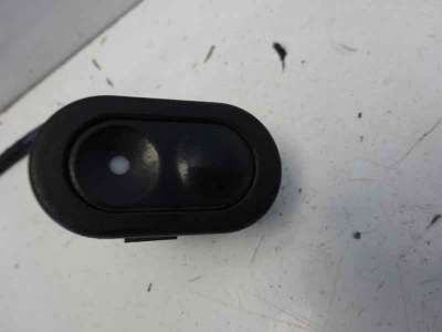 Recambio de mando elevalunas delantero derecho para opel corsa b 1996-2000 referencia OEM IAM   