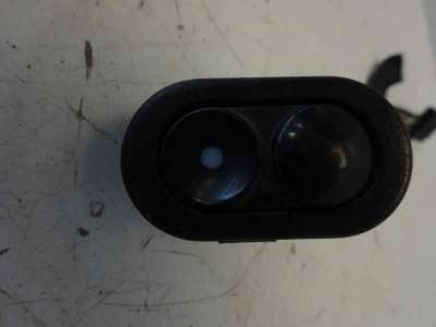 Recambio de mando elevalunas delantero derecho para opel corsa b 1993-1997 referencia OEM IAM   