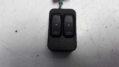 Recambio de mando elevalunas delantero izquierdo para opel corsa c 2000-2003 referencia OEM IAM 90561088  