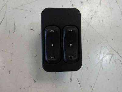 Recambio de mando elevalunas delantero izquierdo para opel corsa c 2000-2003 referencia OEM IAM 90561088  