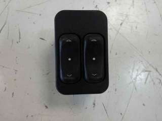 Recambio de mando elevalunas delantero izquierdo para opel corsa c 2000-2003 referencia OEM IAM 90561088  