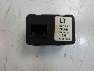 Recambio de mando elevalunas delantero izquierdo para opel corsa c 2000-2003 referencia OEM IAM 90561088  