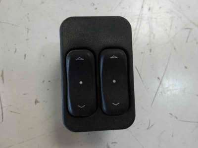 Recambio de mando elevalunas delantero izquierdo para opel corsa c 2000-2003 referencia OEM IAM 90561088  