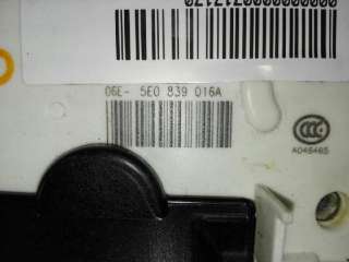 Recambio de cerradura puerta trasera derecha para skoda octavia combi (5e5) 2013-2018 ambition referencia OEM IAM 5E0893016A  
