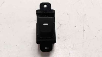 Recambio de mando elevalunas trasero derecho para hyundai i10 2013- 1.2 cat referencia OEM IAM 71116B4000  
