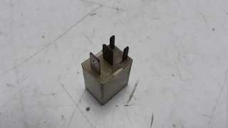 Recambio de rele para ford sierra berlina 1987- referencia OEM IAM 88AG13L028AA  