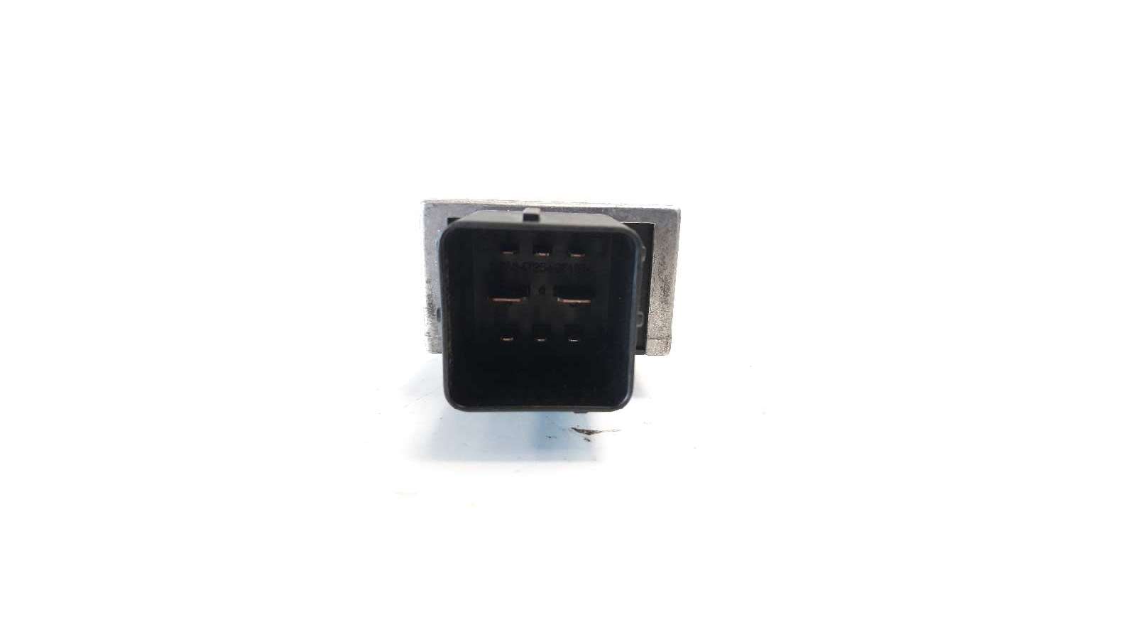 Recambio de caja precalentamiento para dacia duster 2010-2018 1.5 dci diesel fap cat referencia OEM IAM 110678071R   Recambio de caja precalentamiento para dacia duster 2010-2018 1.5 dci diesel fap cat referencia OEM IAM 110678071R