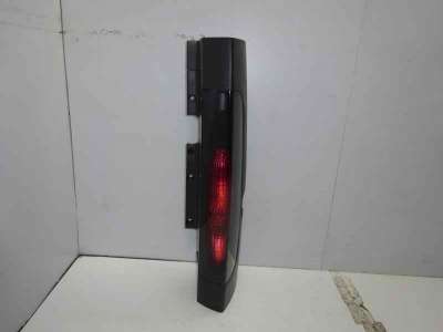 Recambio de piloto trasero derecho para renault trafic caja cerrada (ab 4.01) 2001- referencia OEM IAM 8200415251 104LLE251 