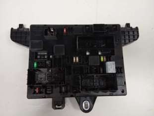 Recambio de caja reles / fusibles para opel astra j lim. 2009-2015 excellence referencia OEM IAM 13368651  