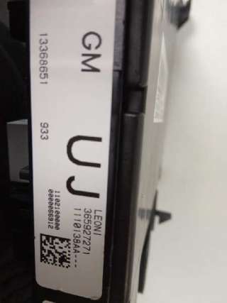 Recambio de caja reles / fusibles para opel astra j lim. 2009-2015 excellence referencia OEM IAM 13368651  