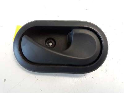 Recambio de maneta interior delantera derecha para dacia sandero 2008-2013 ambiance referencia OEM IAM 8200733847  