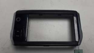 Recambio de moldura para peugeot 208 2012-2019 style referencia OEM IAM 9673861377  