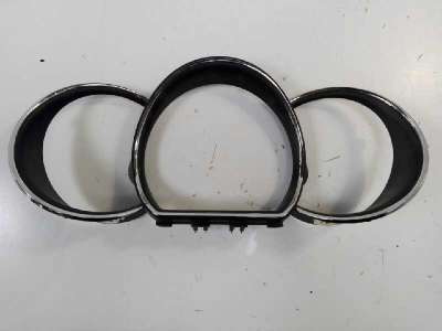 Recambio de moldura para kia cee´d 2012-2018 drive referencia OEM IAM 84832A2000CR  