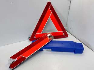 Recambio de triangulo emergencias para universal universal - universal referencia OEM IAM TRIANGULOEMER  