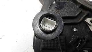 Recambio de cerradura puerta delantera derecha para toyota auris 2006-2012 luna referencia OEM IAM 6903002220  