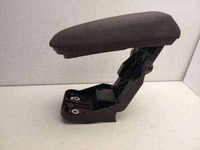 Recambio de apoyabrazos central para volvo v40 2012- kinetic referencia OEM IAM 31448087  