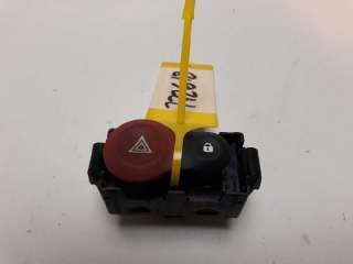 Recambio de warning para renault clio iii 2005-2016 1.2 referencia OEM IAM 8200214896  