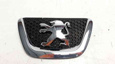 Recambio de rejilla delantera para peugeot bipper 2008- básico referencia OEM IAM 9653466777  