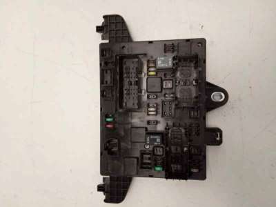 Recambio de caja reles / fusibles para opel astra j lim. 2009-2015 enjoy referencia OEM IAM 13302300  